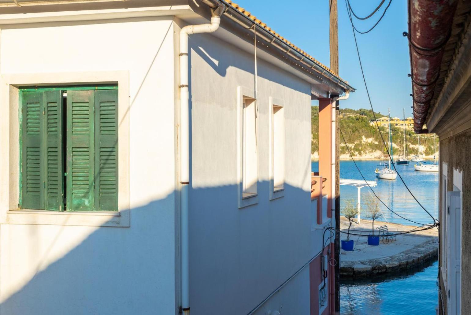 Flora Maisonettes 2 Gaios Exterior photo